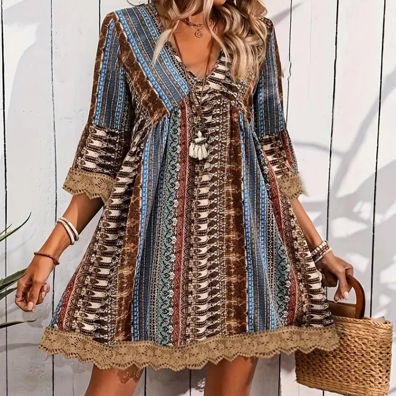 Olivenorma Damenkleid im Ethno-Stil mit Streifenmuster, Spitzenbesatz, ausgestellten Ärmeln und lockerem A-Linien-Schnitt