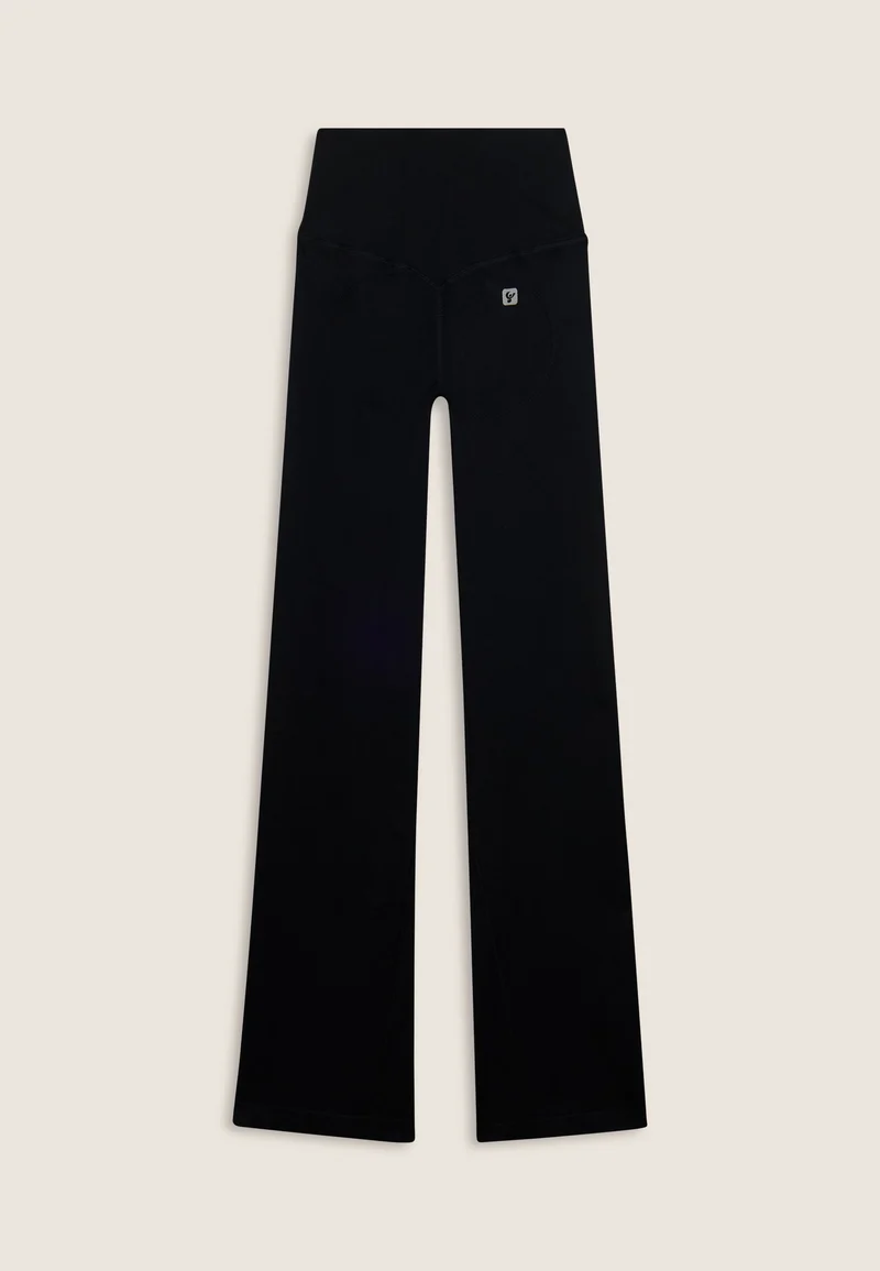 Seamless Push-Up High Waist Flare Leggings - Black - Made in Italy