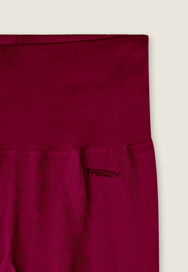 Seamless Ribbed Push-Up High Waist Skinny 7/8 Leggings - Rumba Red - Made in Italy