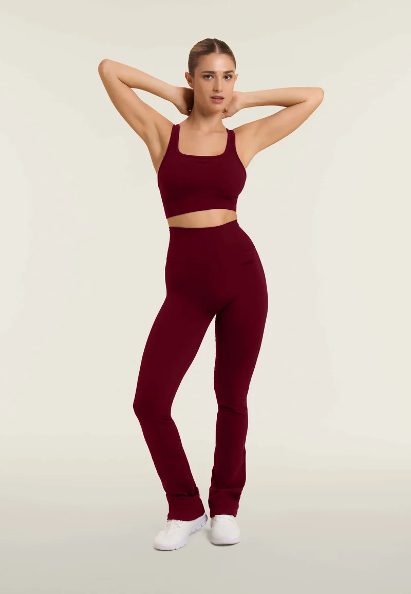 Seamless Sport Top Medium Support Round Neck - Rumba Red