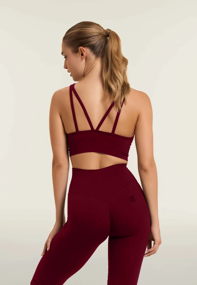 Seamless Sport Top Medium Support Round Neck - Rumba Red