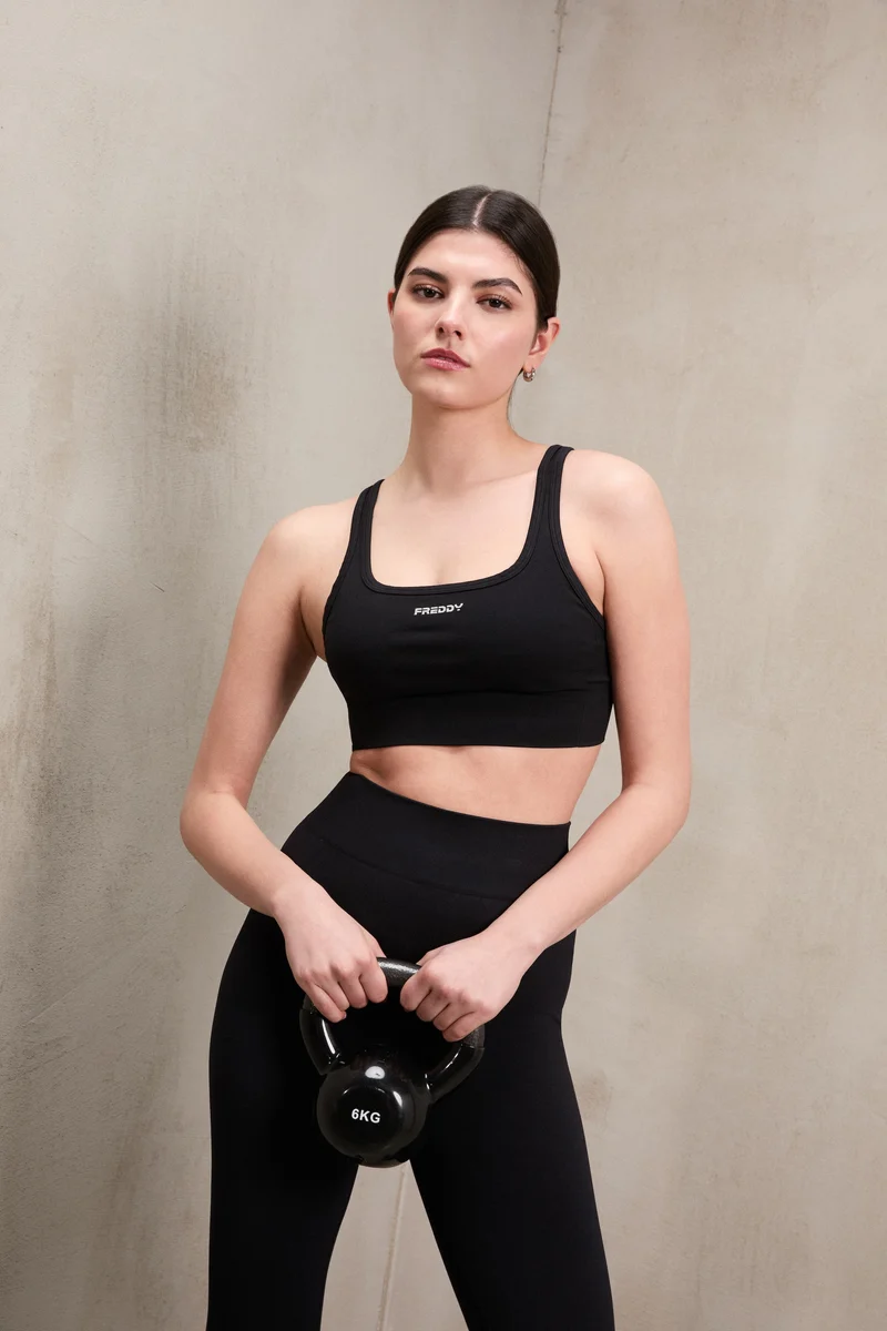 Seamless Sport Top Medium Support Round Neck - Black