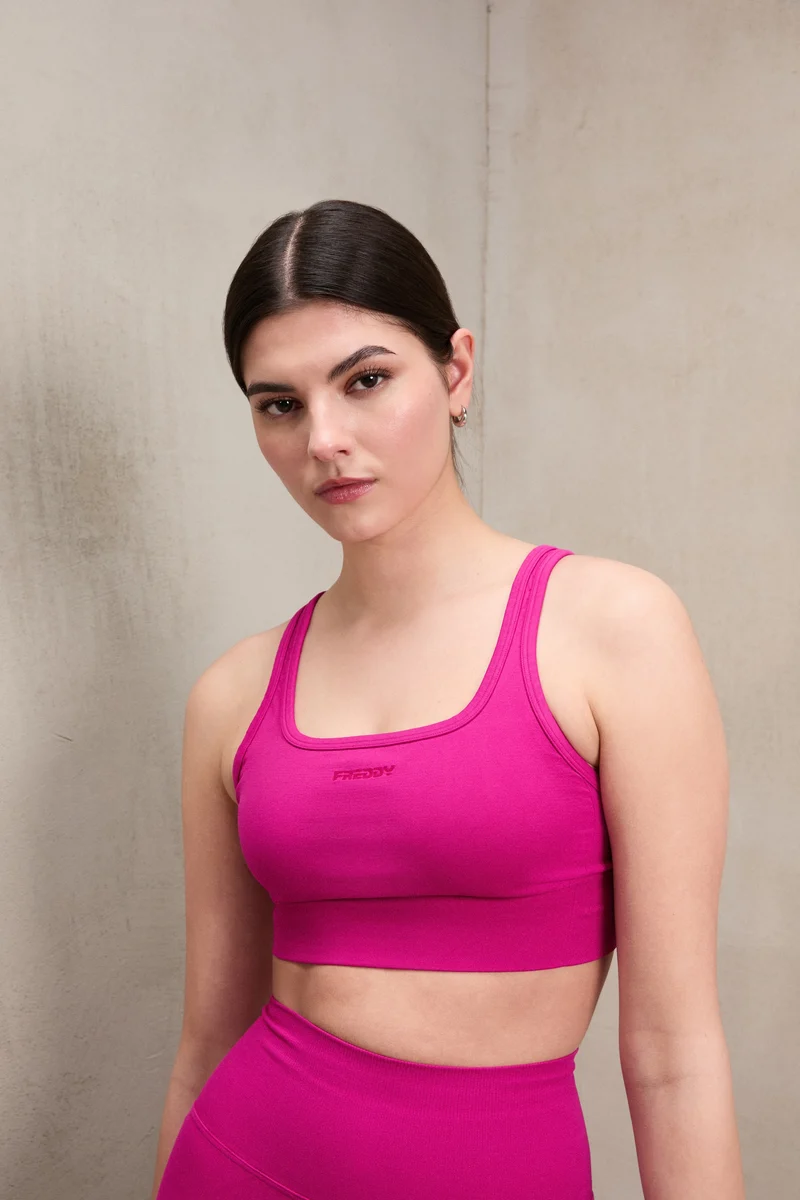 Seamless Sport Top Medium Support Round Neck - Fuchsia Red