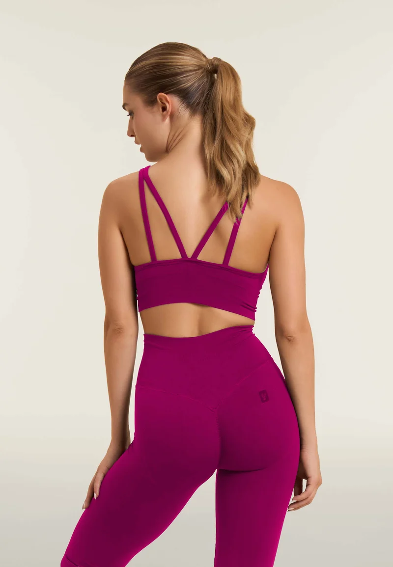 Seamless Sport Top Medium Support Round Neck - Fuchsia Red