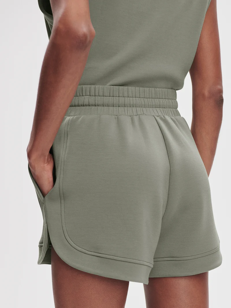 Ollie High Rise Short 3.5