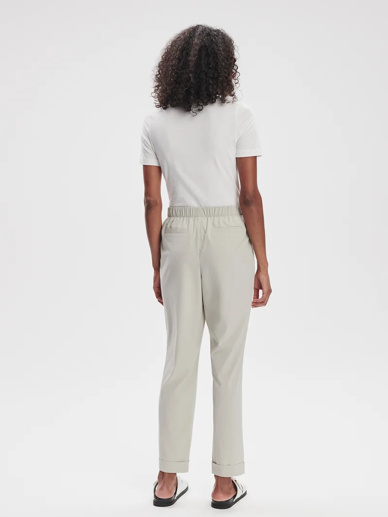 Lightweight Stretch Pleated Travel Pant Regular