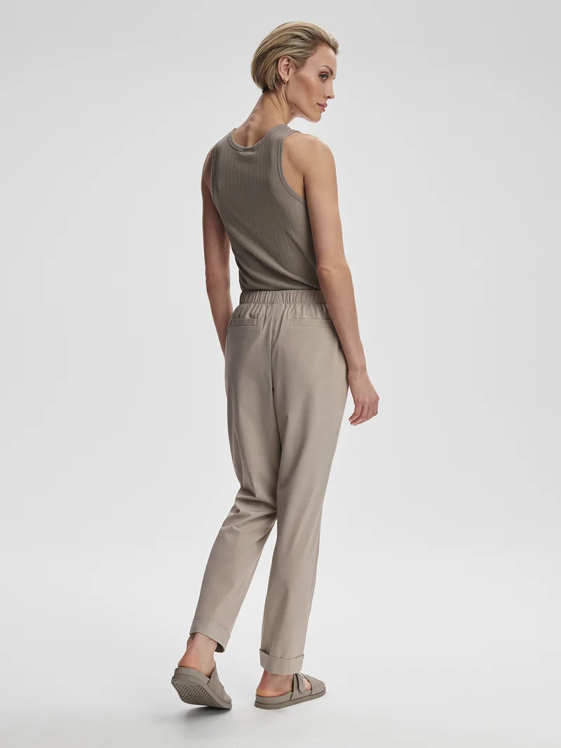 Lightweight Stretch Pleated Travel Pant Regular