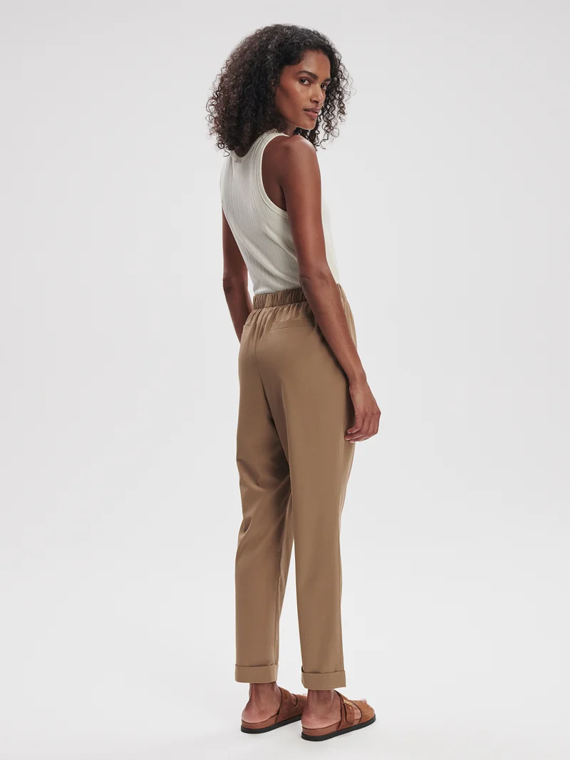 Lightweight Stretch Pleated Travel Pant Long