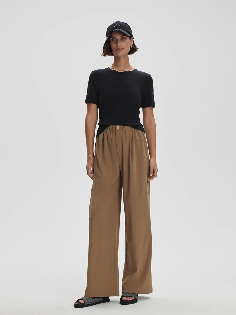 Regina Fitted Tee