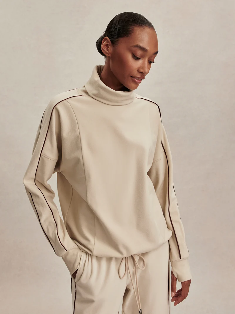 Ariana High Neck Sweat