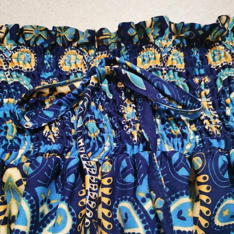 Olivenorma Boho-Maxikleid mit Paisley-Print, hoher Taille und Stufenrock für Damen