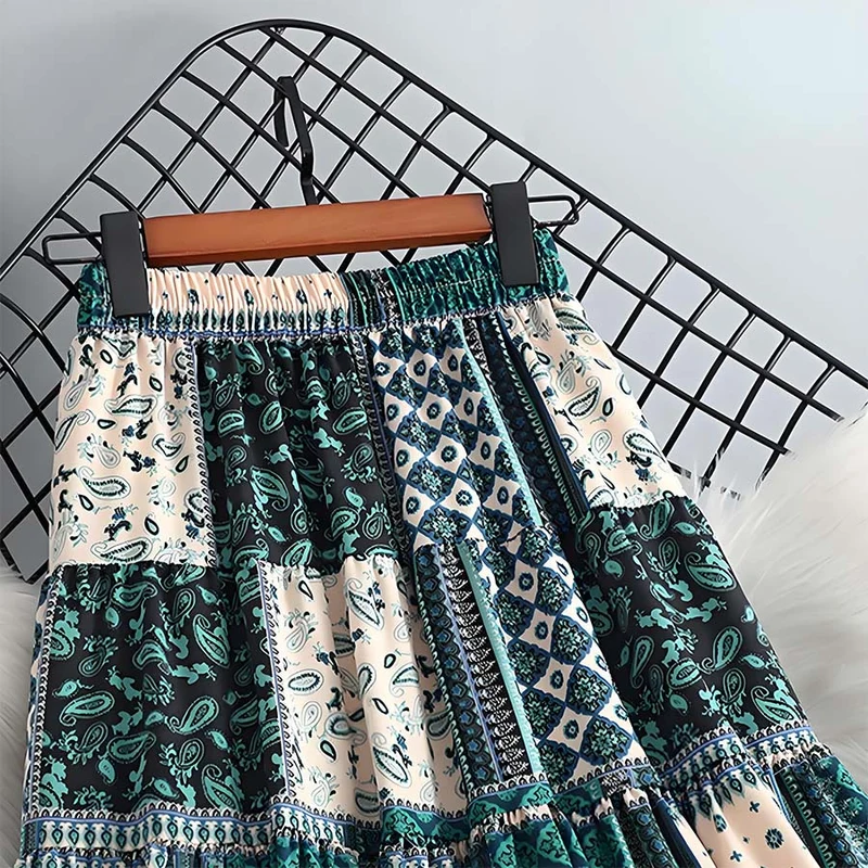 Olivenorma Boho-Maxikleid mit Paisley-Patchwork-Print, hoher Taille und Stufenrock für Damen