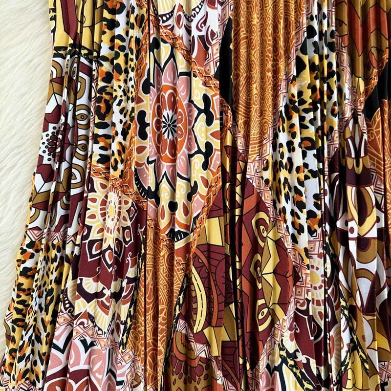 Olivenorma Boho-Maxikleid mit Patchwork-Print, hoher Taille und Falten