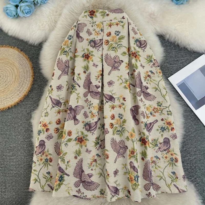 Olivenorma Boho-Maxikleid mit Vogel- und Blumenmuster, hoher Taille und Falten