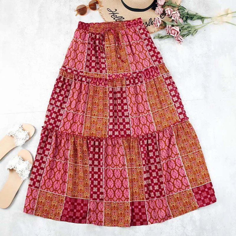 Olivenorma Boho-Maxikleid mit Patchwork-Print, hoher Taille und Stufenrock für Damen
