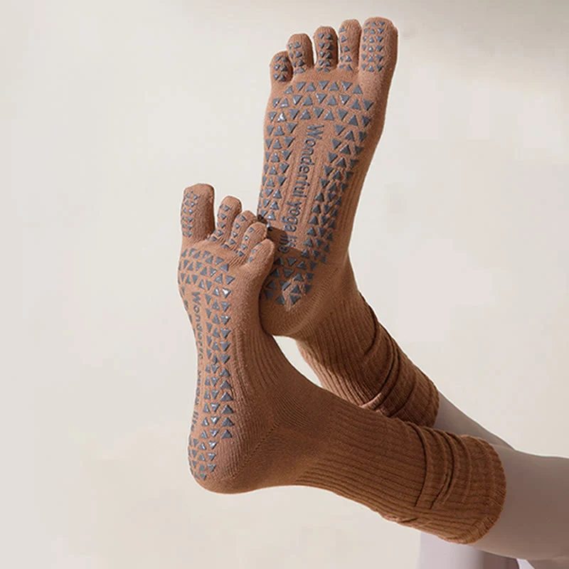 Olivenorma Mid-Calf Five-Toe Atmungsaktive Baumwoll-Yogasocken für Damen mit rutschfestem Griff, hygienischem Komfort und wadenhohem Schaft