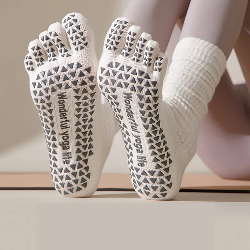 Olivenorma Mid-Calf Five-Toe Atmungsaktive Baumwoll-Yogasocken für Damen mit rutschfestem Griff, hygienischem Komfort und wadenhohem Schaft