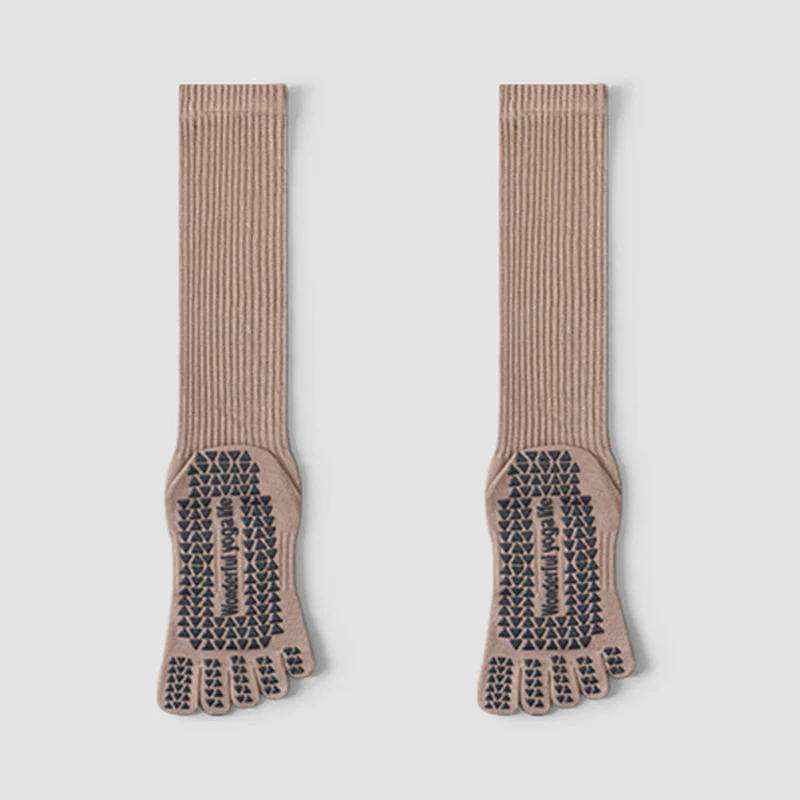 Olivenorma Mid-Calf Five-Toe Atmungsaktive Baumwoll-Yogasocken für Damen mit rutschfestem Griff, hygienischem Komfort und wadenhohem Schaft