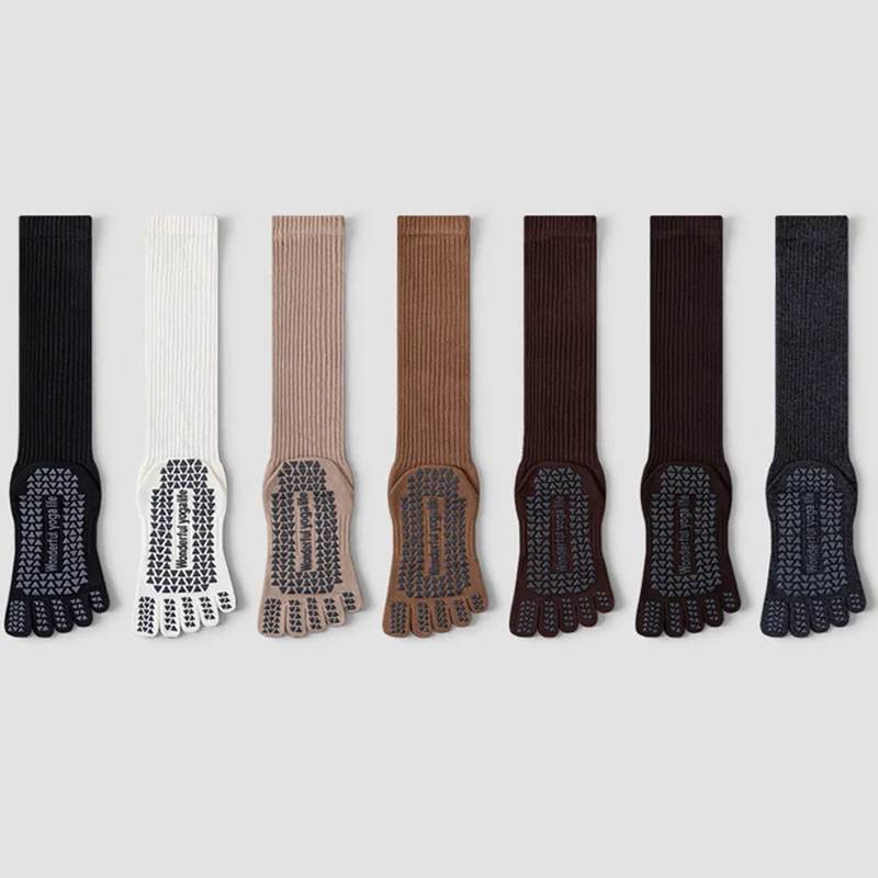 Olivenorma Mid-Calf Five-Toe Atmungsaktive Baumwoll-Yogasocken für Damen mit rutschfestem Griff, hygienischem Komfort und wadenhohem Schaft