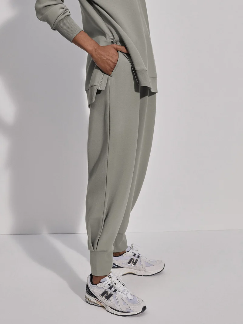The Relaxed Pant 27.5