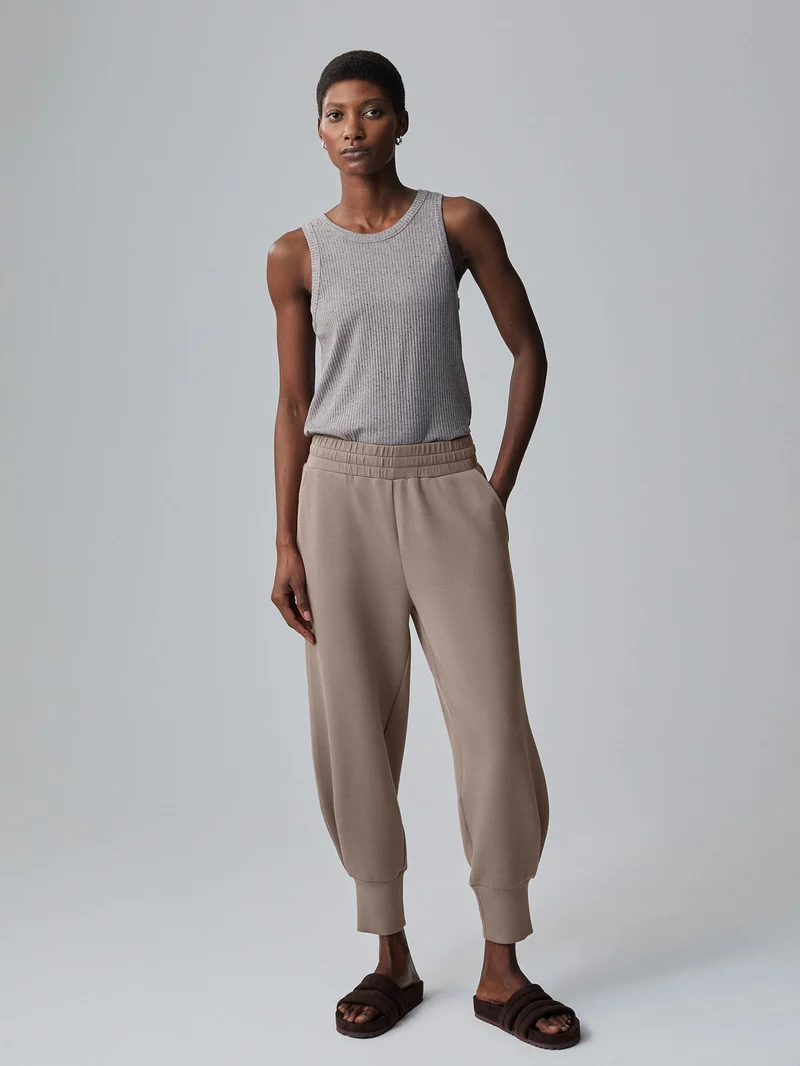 The Relaxed Pant 25