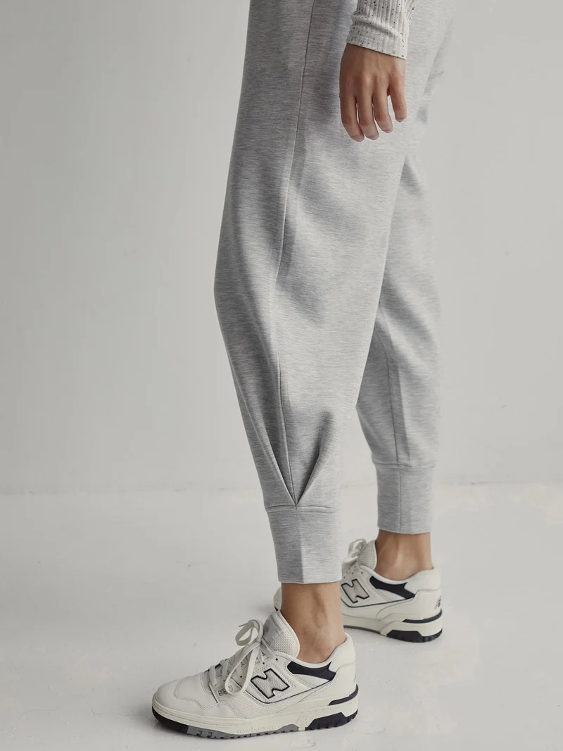 The Relaxed Pant 25
