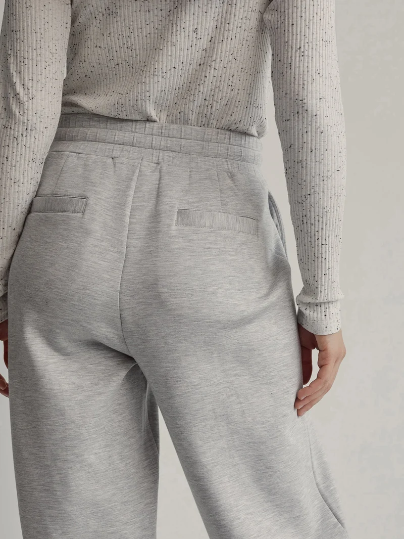 The Relaxed Pant 25