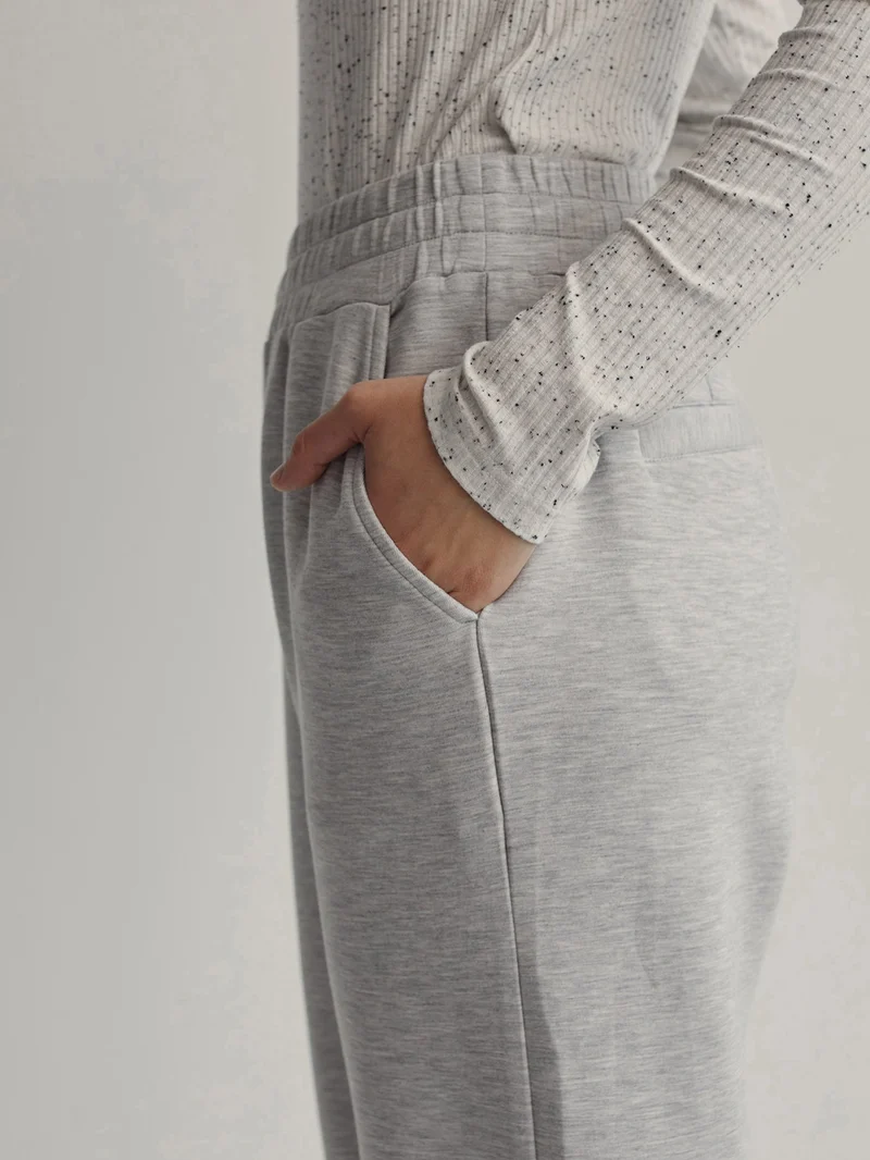 The Relaxed Pant 25