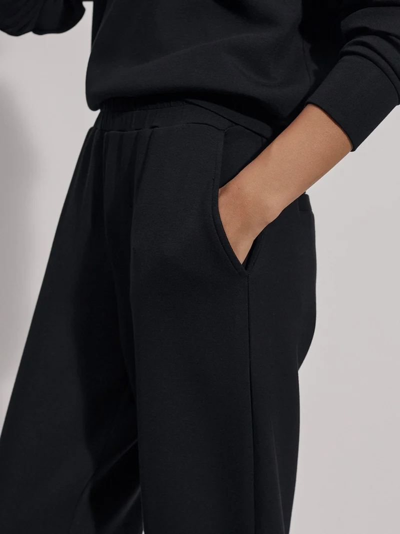The Relaxed Pant 25