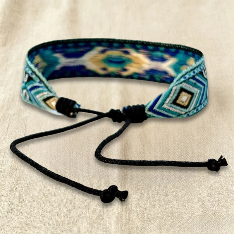 Olivenorma Armband mit ethnischem, geometrischem Stammesmuster, gewebt, verstellbar, geknotet, geflochten, für Alltag und Festivals