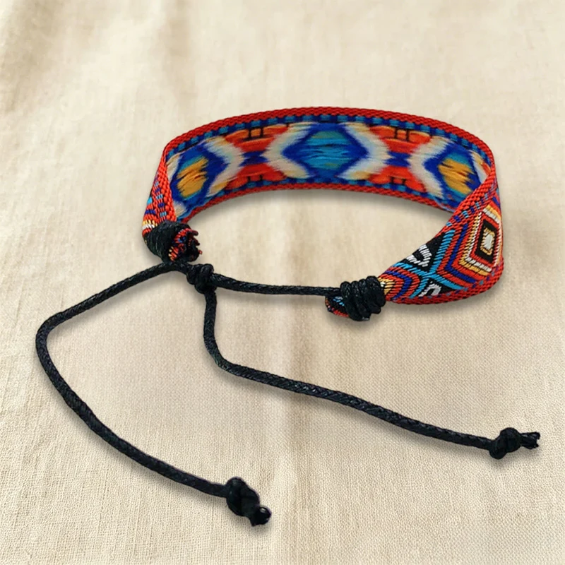 Olivenorma Armband mit ethnischem, geometrischem Stammesmuster, gewebt, verstellbar, geknotet, geflochten, für Alltag und Festivals