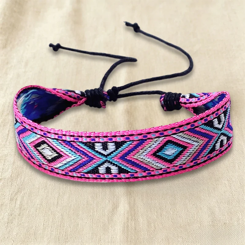 Olivenorma Armband mit ethnischem, geometrischem Stammesmuster, gewebt, verstellbar, geknotet, geflochten, für Alltag und Festivals