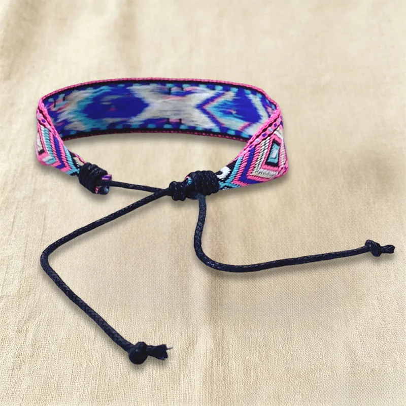 Olivenorma Armband mit ethnischem, geometrischem Stammesmuster, gewebt, verstellbar, geknotet, geflochten, für Alltag und Festivals