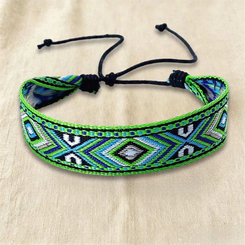 Olivenorma Armband mit ethnischem, geometrischem Stammesmuster, gewebt, verstellbar, geknotet, geflochten, für Alltag und Festivals