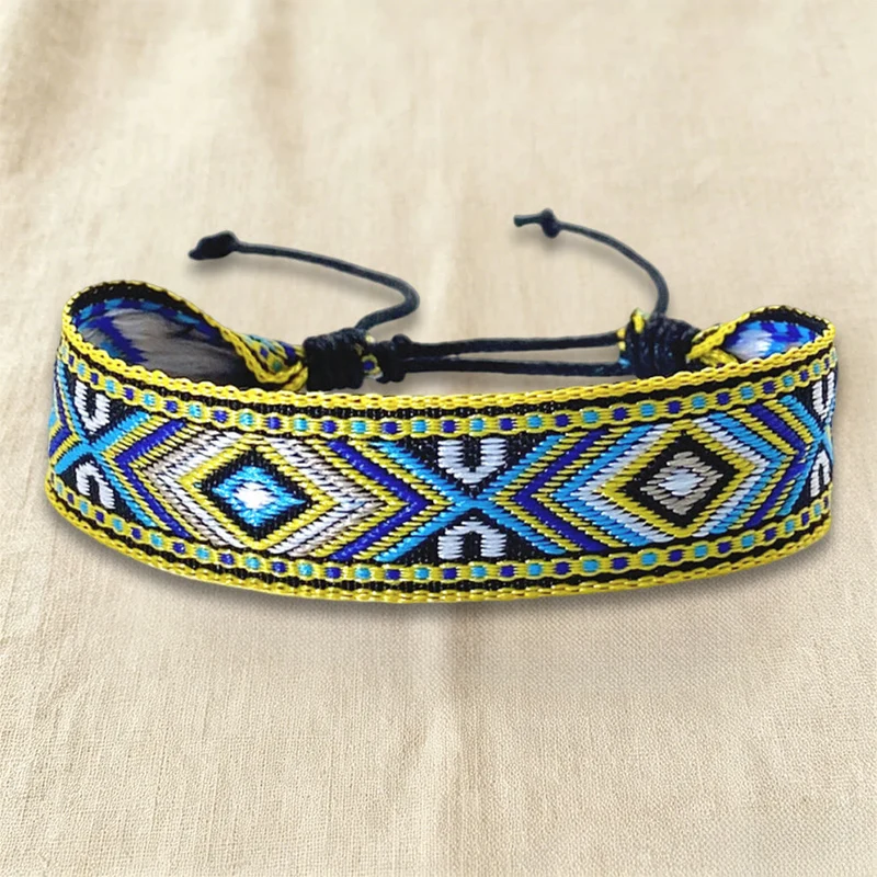 Olivenorma Armband mit ethnischem, geometrischem Stammesmuster, gewebt, verstellbar, geknotet, geflochten, für Alltag und Festivals