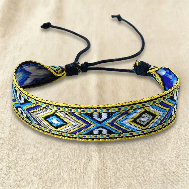 Olivenorma Armband mit ethnischem, geometrischem Stammesmuster, gewebt, verstellbar, geknotet, geflochten, für Alltag und Festivals
