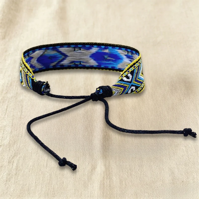 Olivenorma Armband mit ethnischem, geometrischem Stammesmuster, gewebt, verstellbar, geknotet, geflochten, für Alltag und Festivals
