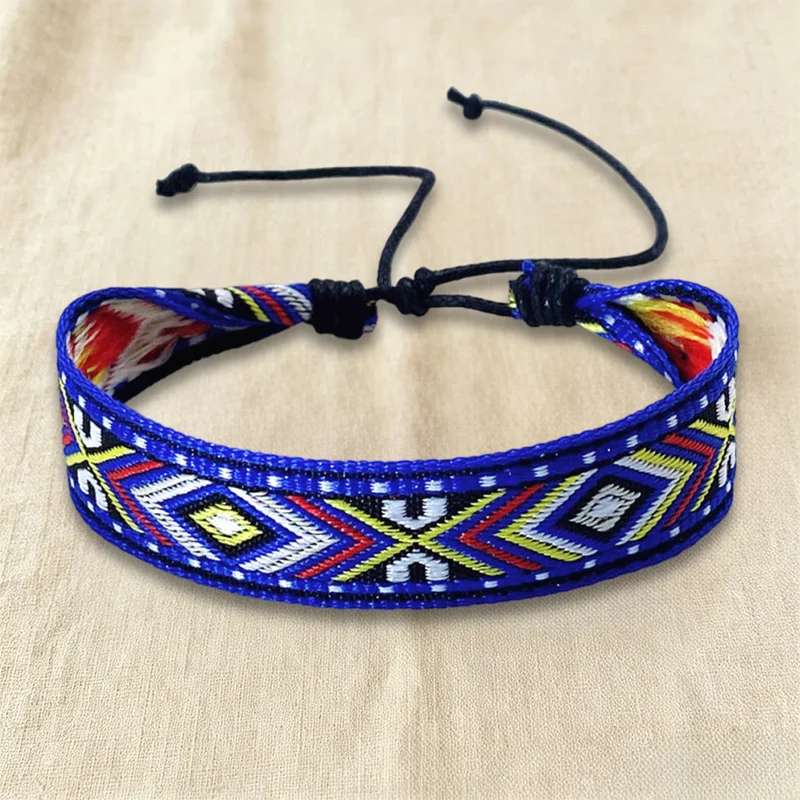 Olivenorma Armband mit ethnischem, geometrischem Stammesmuster, gewebt, verstellbar, geknotet, geflochten, für Alltag und Festivals