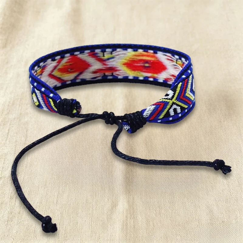 Olivenorma Armband mit ethnischem, geometrischem Stammesmuster, gewebt, verstellbar, geknotet, geflochten, für Alltag und Festivals