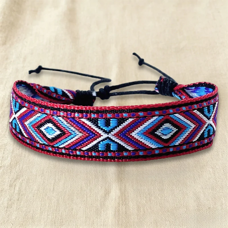 Olivenorma Armband mit ethnischem, geometrischem Stammesmuster, gewebt, verstellbar, geknotet, geflochten, für Alltag und Festivals