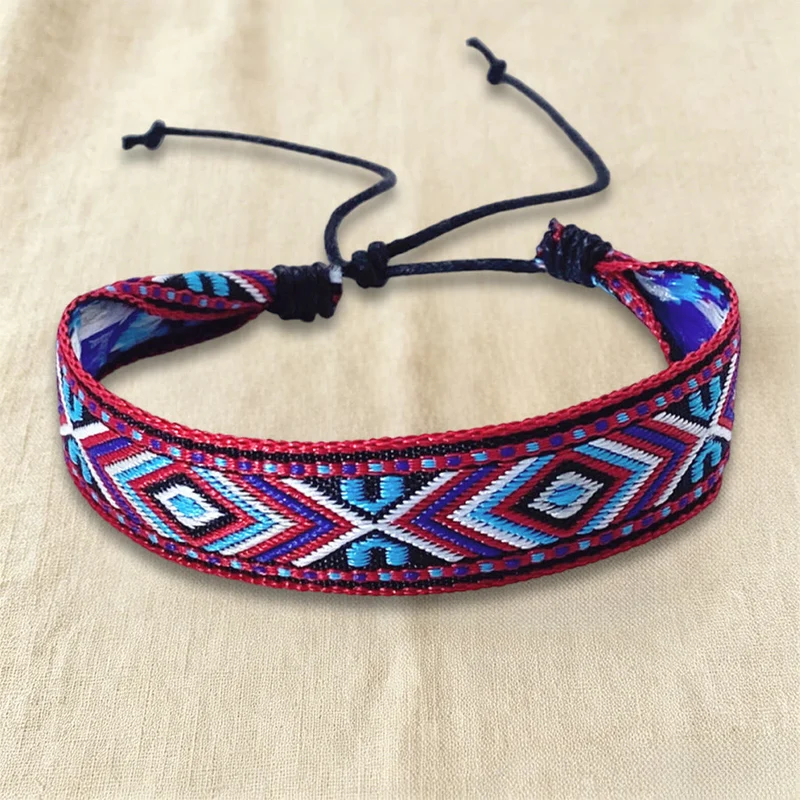 Olivenorma Armband mit ethnischem, geometrischem Stammesmuster, gewebt, verstellbar, geknotet, geflochten, für Alltag und Festivals