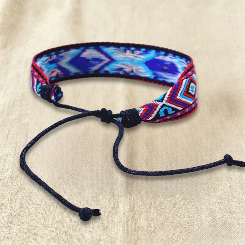 Olivenorma Armband mit ethnischem, geometrischem Stammesmuster, gewebt, verstellbar, geknotet, geflochten, für Alltag und Festivals