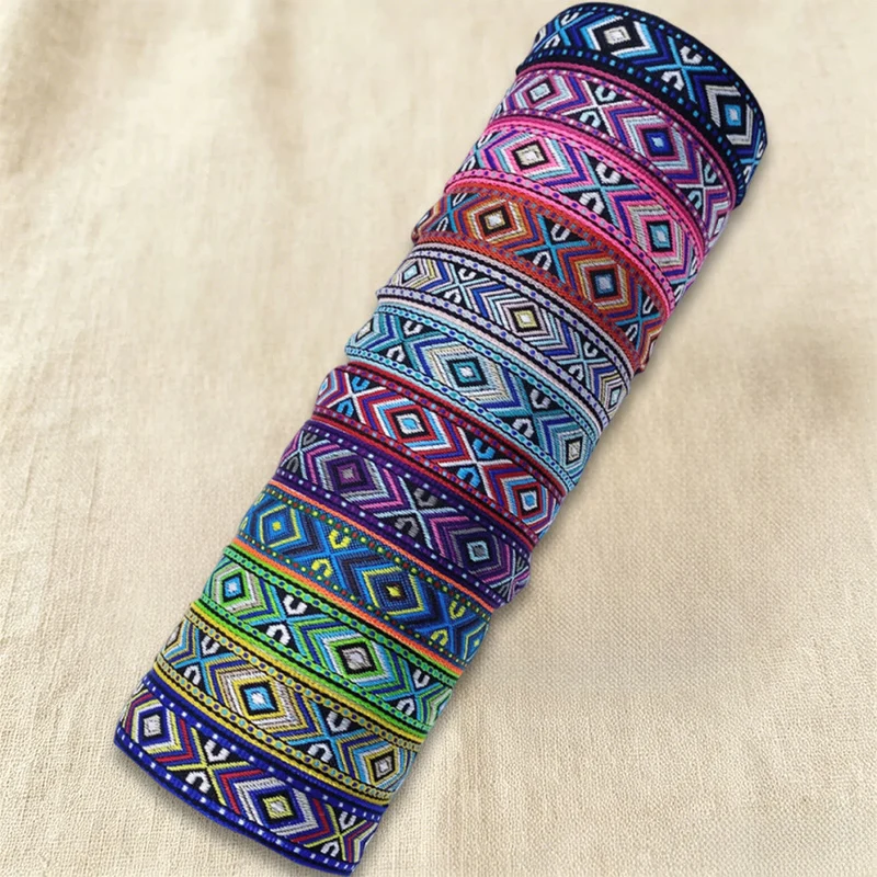 Olivenorma Armband mit ethnischem, geometrischem Stammesmuster, gewebt, verstellbar, geknotet, geflochten, für Alltag und Festivals