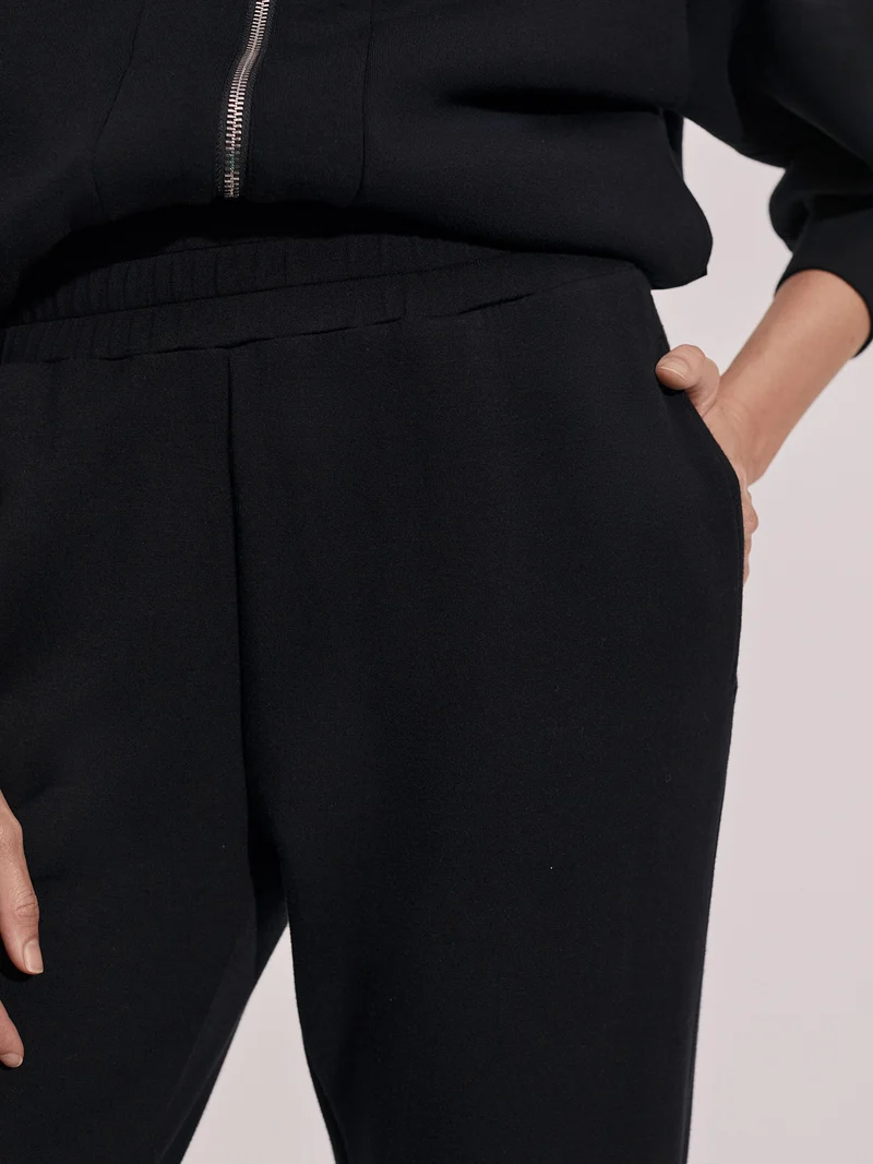 The Slim Zip Hem Pant 29.5