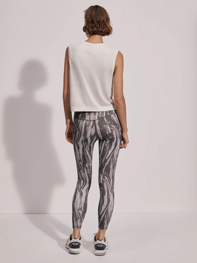 Page Seamless Crop Tank