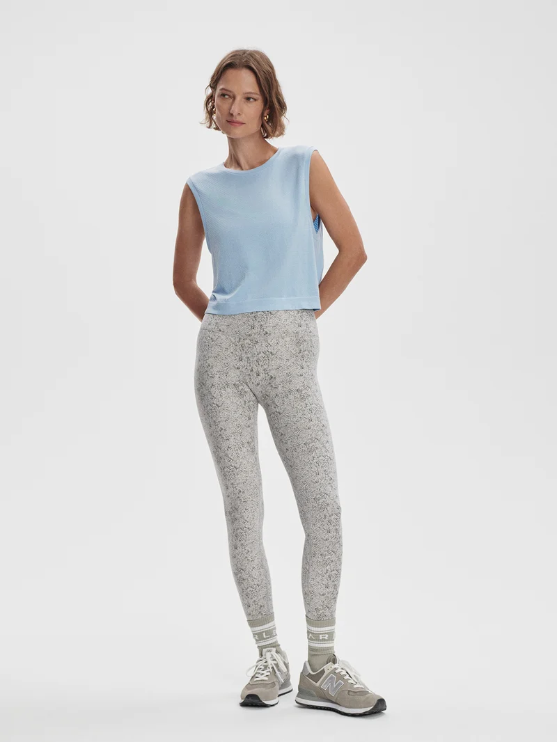 Page Seamless Crop Tank