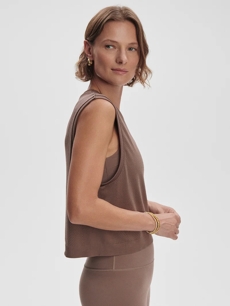 Page Seamless Crop Tank