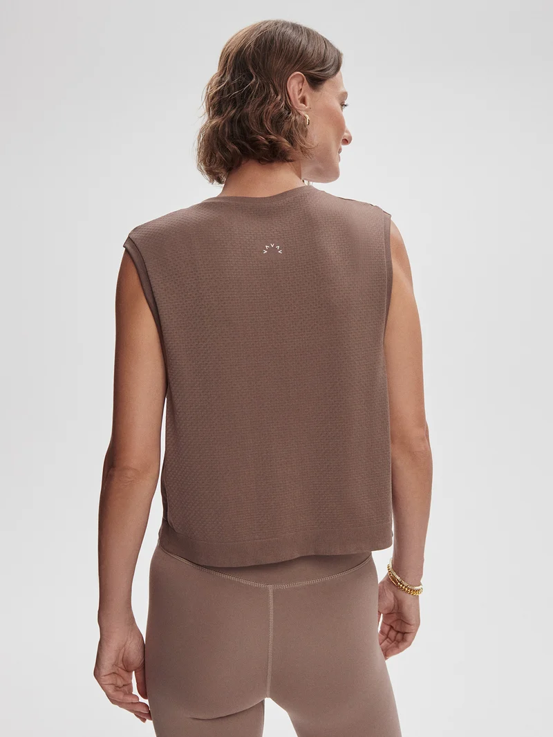 Page Seamless Crop Tank