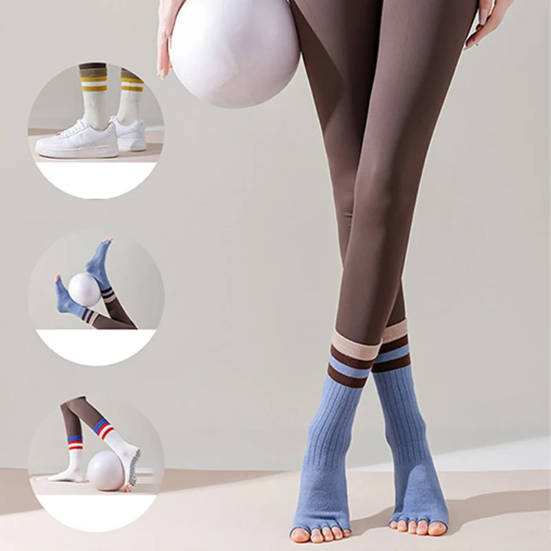 Olivenorma Wadenhohe Fünf-Zehen-Socken mit Kontrastbesatz, rutschfest, atmungsaktiv, aus Baumwolle, ideal für Yoga und Workout für Damen.