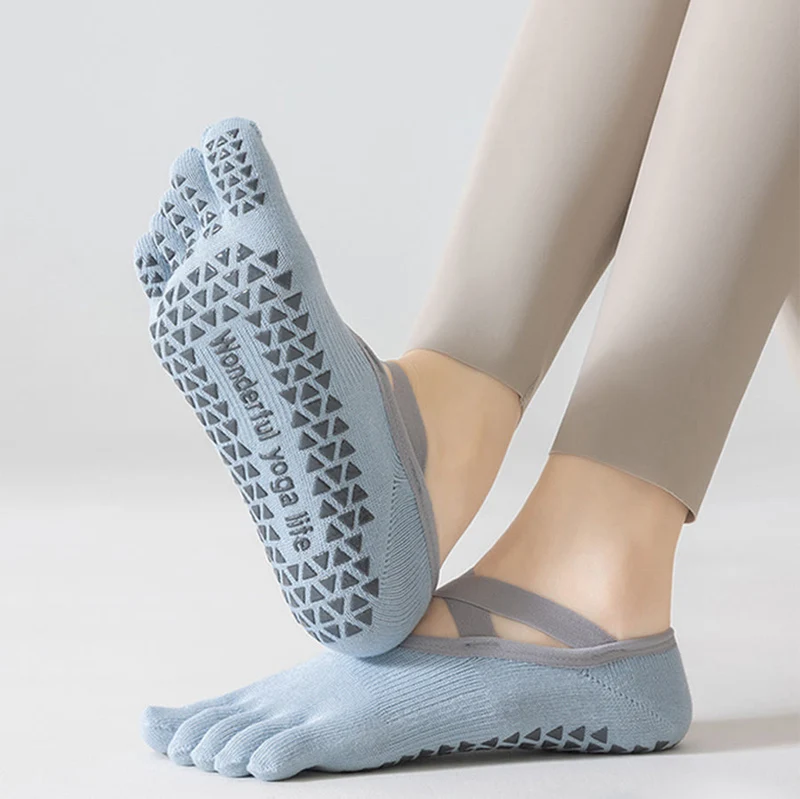 Olivenorma Zehensocken mit offenem Spann, breitem Riemen, rutschfestem Griff und aus Baumwolle für Tanz, Barre-Training und Yoga – Damensocken